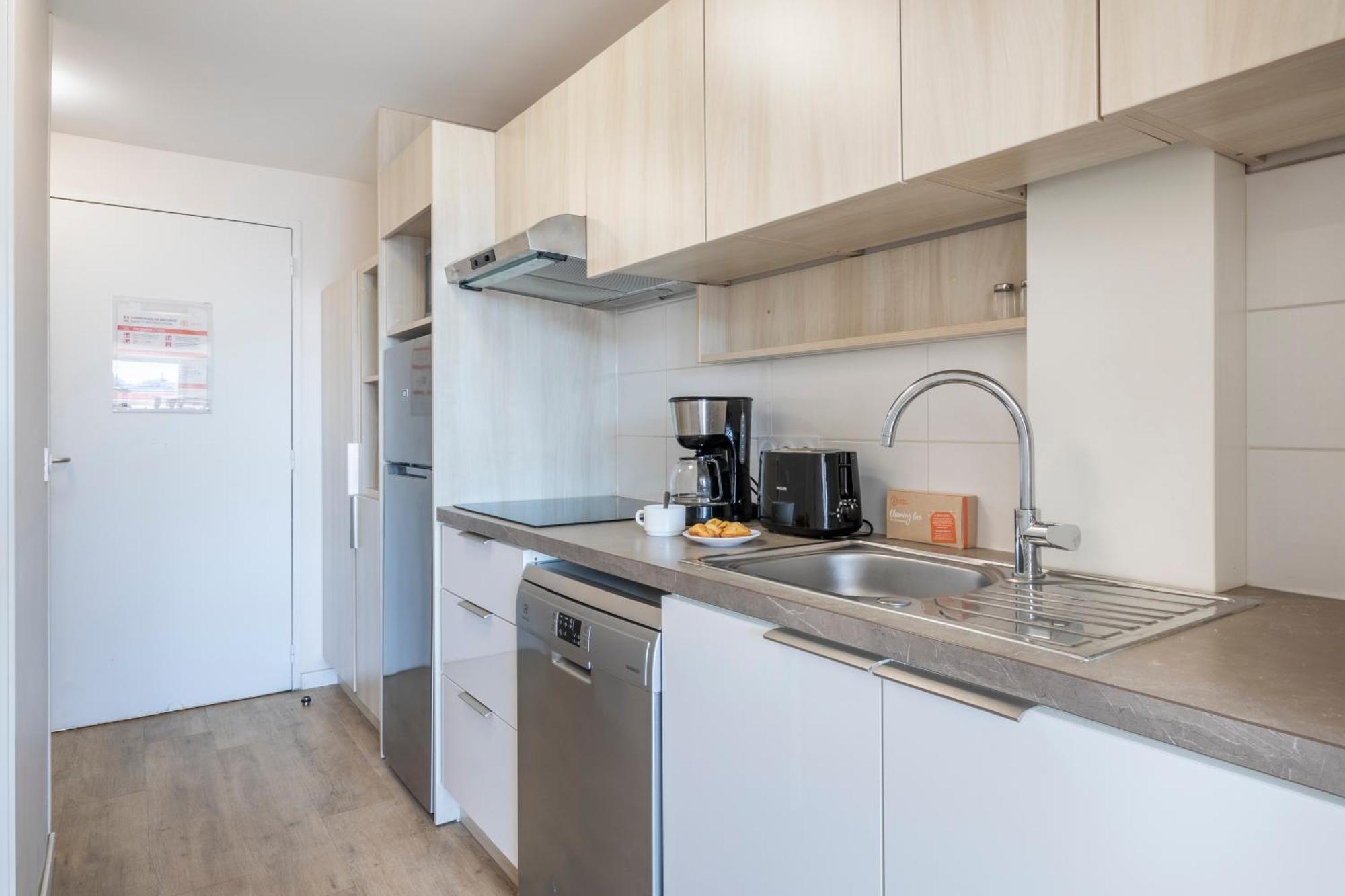 Residence Pierre & Vacances Les Jardins De La Cote D'Azur 滨海圣芒德里耶 外观 照片